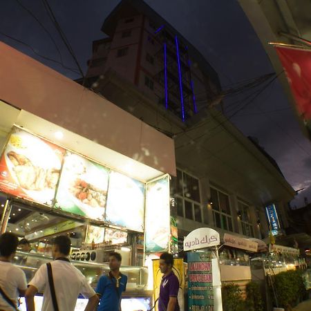 Sky Suites Bangkok Bagian luar foto