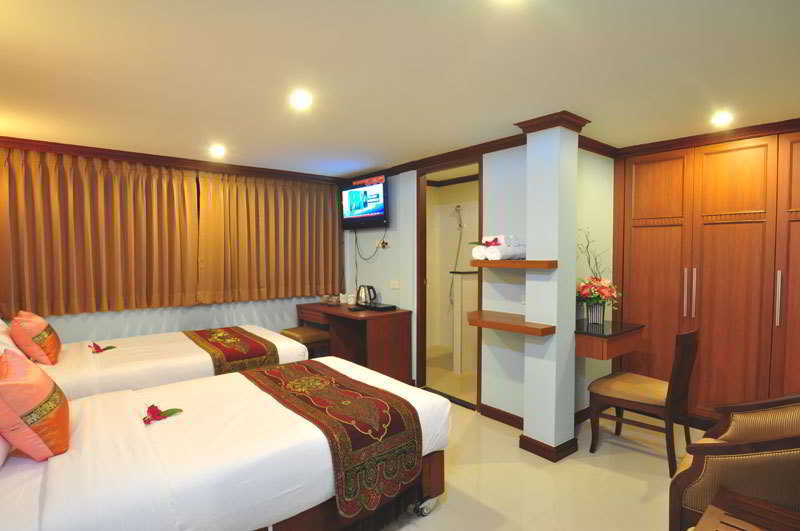 Sky Suites Bangkok Bagian luar foto